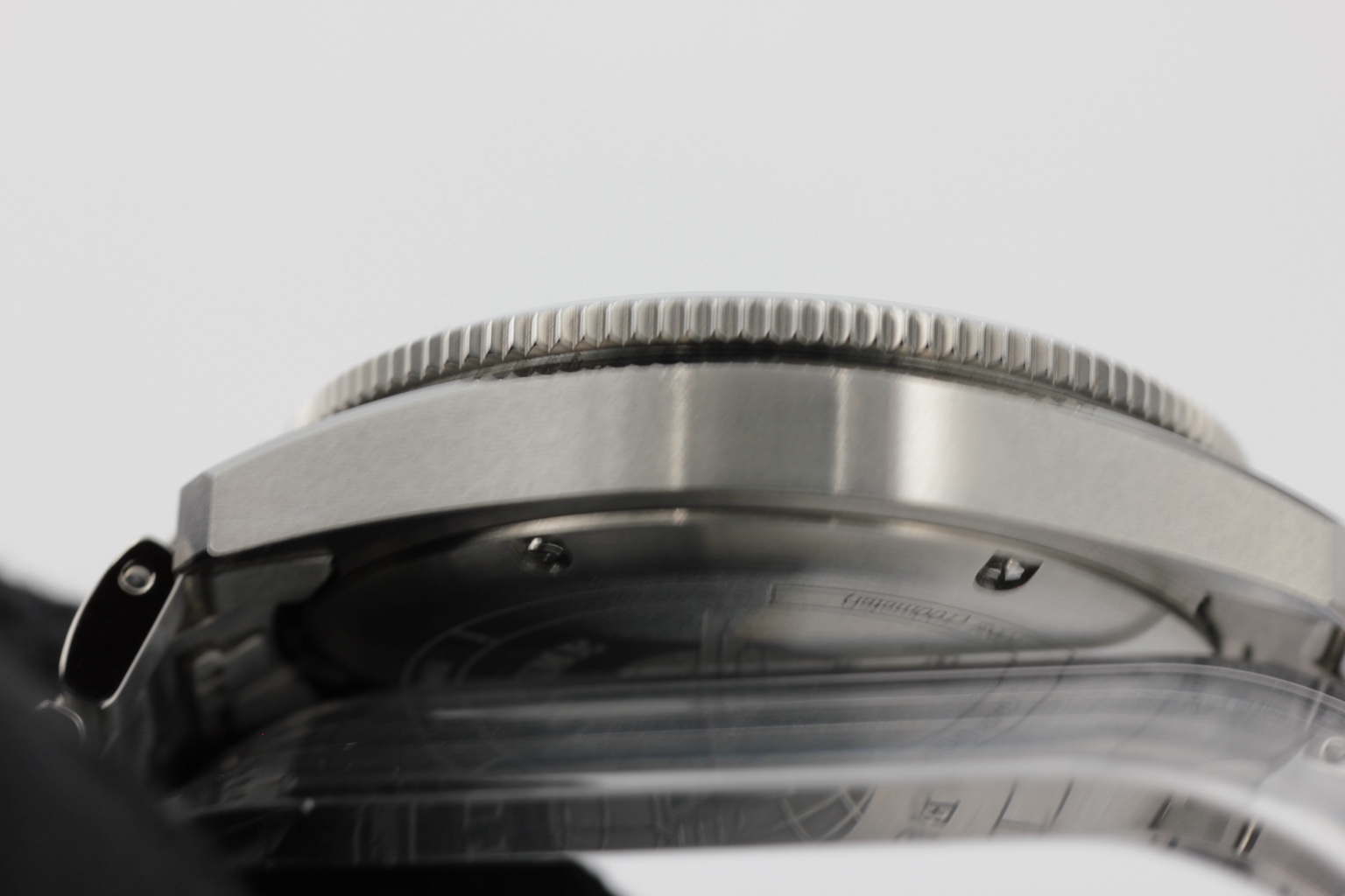 Longines Spirit Zulu Time ref. L3.812.4.63.6 — case-side view