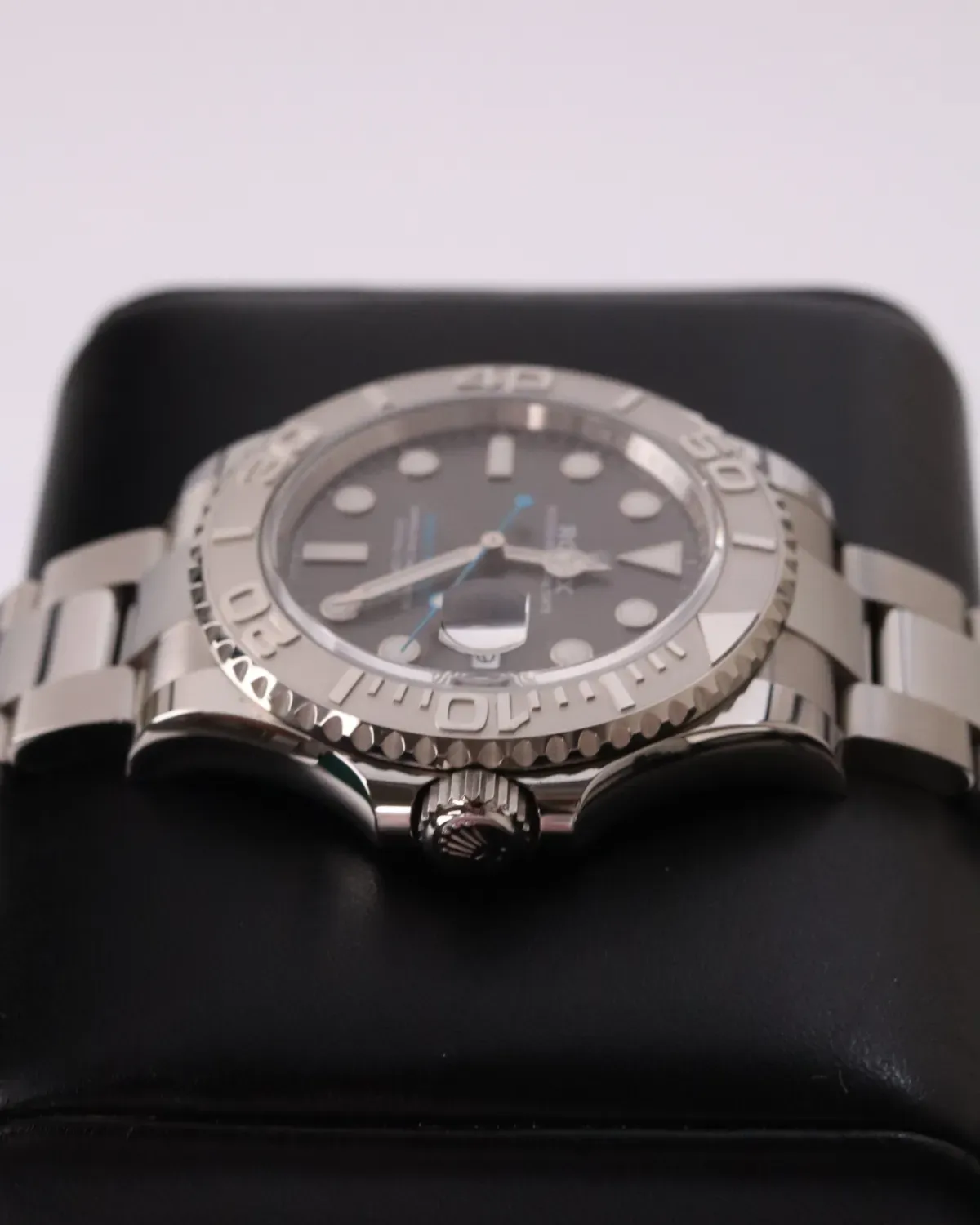 Rolex Yacht-Master 40 ref. 126622 — crown-side view