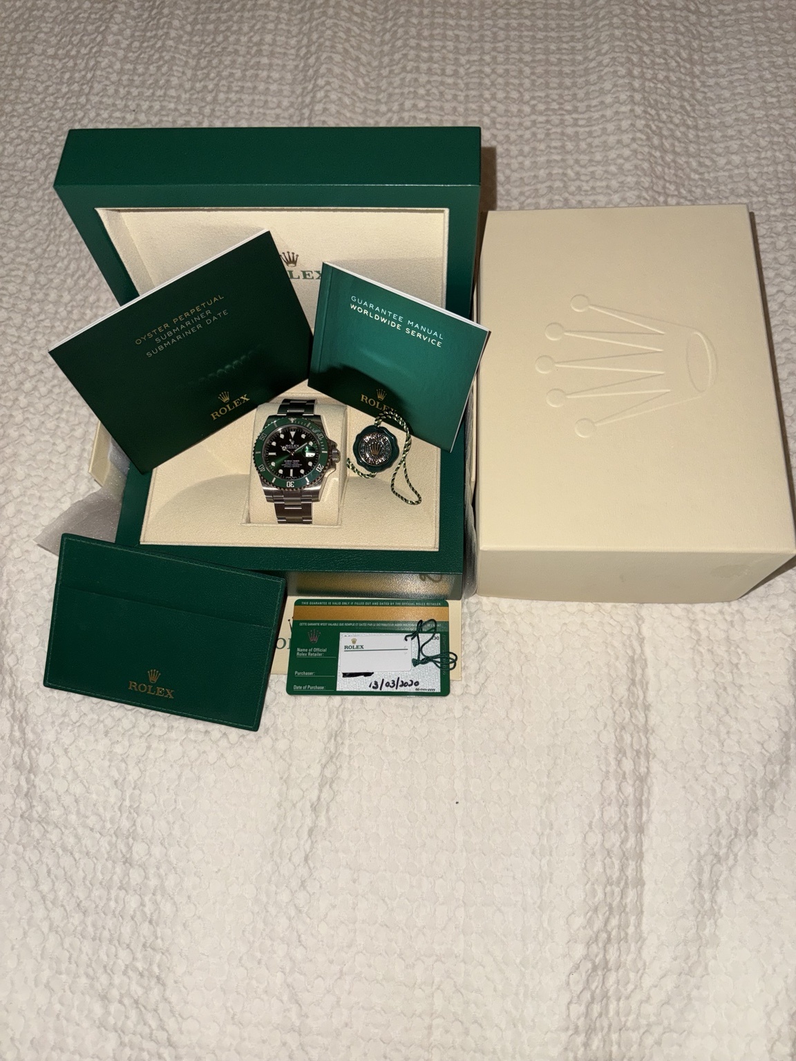 Rolex Submariner Date “Hulk” ref. 116610LV — box and papers